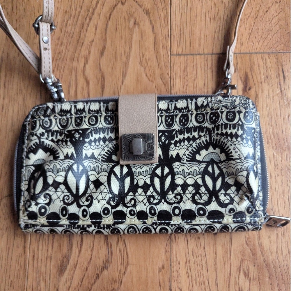 Sakroots Peace Sign Smartphone Crossbody Wallet Wristlet Black Cream Boho Print